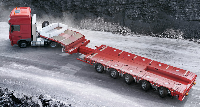 Naczepy Nooteboom z rodziny Manoovr mają pokład ładunkowy na wysokości 780 mm, wysokie obciążenia dopuszczalne linii osiowych (12 t na linię, technicznie – 15,6 t), skok zawieszenia wynoszący 500 mm oraz kąt skrętu kół do 60° (fot. Nooteboom) 