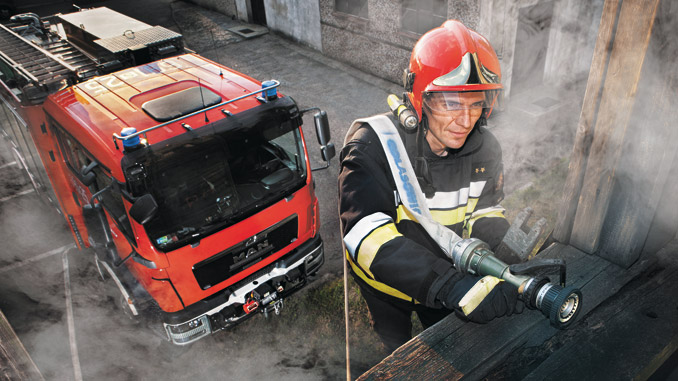 Marka Dragon Winch to ponad 100 modeli wyciągarek używanych w ratownictwie i straży pożarnej, offroadzie, pojazdach pomocy drogowej, branży energetycznej, leśnictwie i wojsku. To też modele warsztatowe i ręczne. Modele zarówno seryjne, jak i wykonywane na specjalne indywidualne zamówienie (fot. Dragon Winch)
