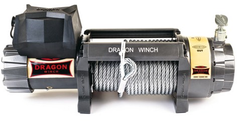 Wyciągarki z serii Highlander zaprojektowane zostały z myślą o samochodach terenowych i ekstremalnych offroadowych warunkach, w jakich pracują – są niesamowicie silne i wytrzymałe (fot. Dragon Winch)