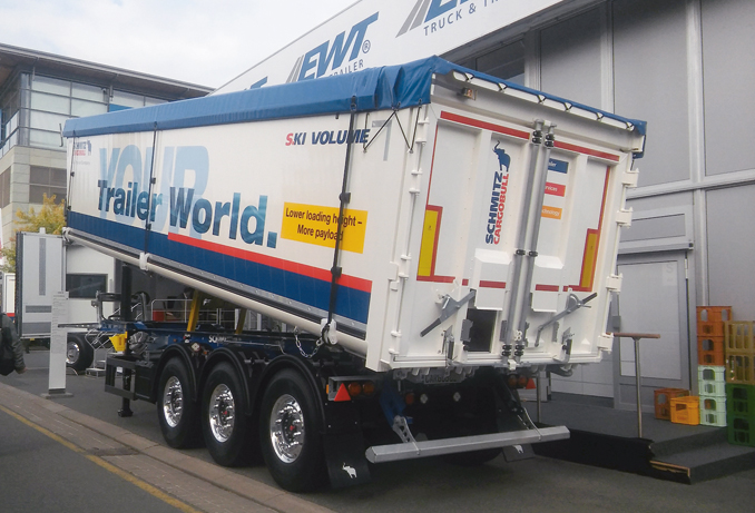 Nowa naczepa wywrotka S.KI Volume AK zostanie wprowadzona na rynek wiosną 2017 r. i będzie dostępna w wersjach z muldami o wielkości od 45 do 59 m3. Muldy objętościowe będą nadal dostępne także ze sprawdzoną prostą ramą podwozia (fot. K. Biskupska)