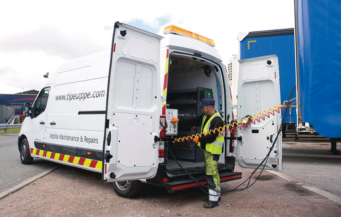 Firmy profesjonalnie zajmujące się wynajmem naczep świadczą także usługi mobilnego serwisu (fot. TIP GE)