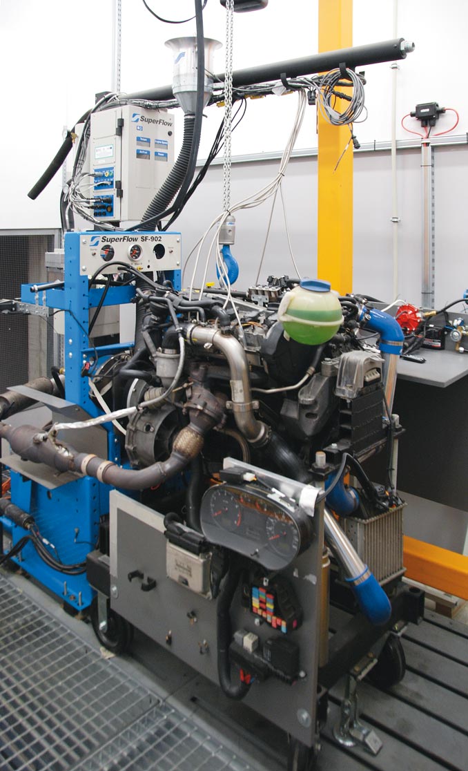 Centrum Badawczo--Rozwojowe firmy AC wyposażone jest m.in. w hamownię silnikową pozwalającą na wszechstronne badanie silników i ich układów zasilania w pełnym zakresie prędkości obrotowych i obciążeń silnika (fot. D.Piernikarski)