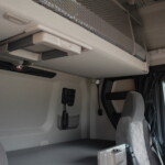 W środku kabiny CR Highline: dwie komfortowe leżanki, dolna o szerokości 800 mm z wysunięciem do 1000 mm, górna 700 mm (fot. D.Piernikarski)