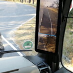 Jedna z wielu innowacji: Mirror Cam w nowym Actrosie – cyfrowa kamera na zewnątrz, wyświetlacz wysokiej rozdzielczości na słupku A (fot. D. Piernikarski)