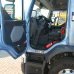 Wygodne wejście: wąskie drzwi, niewielka wysokość, stopniowane ustawienie stopni (fot. D.Piernikarski)