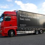 Mercedes-Benz Actros 2548 6×2 LnR z kurtynową zabudową przestrzenną Gniotpol do transportu ładunków objętościowych (fot. D.Piernikarski)