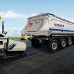 Schmitz Cargobull ma w ofercie termoizolowaną wywrotkę stalową S.KI SR przeznaczoną do przewozu masy bitumicznej. Gama modeli dla stalowej muldy rynnowej (SR) z izolacją termiczną obejmuje różne kombinacje długości i pojemności skrzyni (24 i 27 m3) oraz jej wysokości (1460 i 1660 mm). Możliwy jest wybór różnych kombinacji grubości ścian bocznych i podłogi (ściany boczne 3,2/4/5 mm, podłoga 4/5/6 mm) oraz wariantów konstrukcyjnych klapy tylnej i plandek (fot. Schmitz Cargobull)